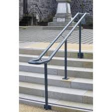 Main courante tube sur poteaux